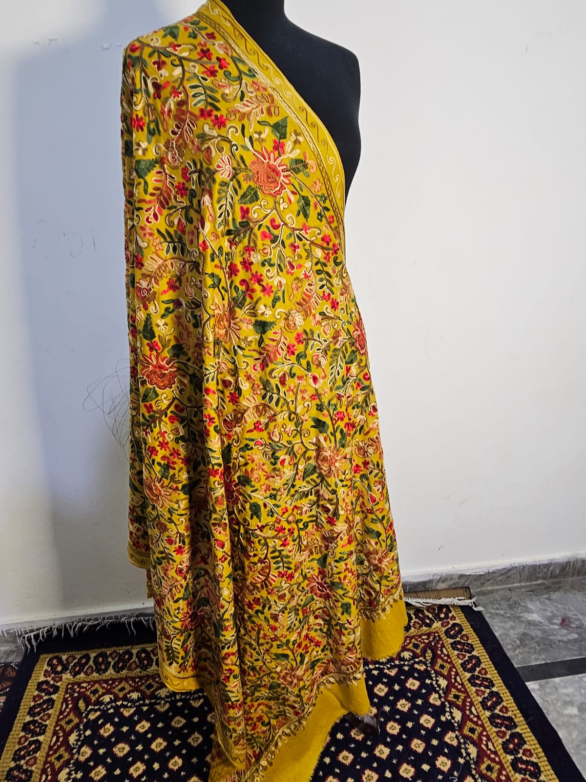 Gulabkar (Aari)Big Shawl