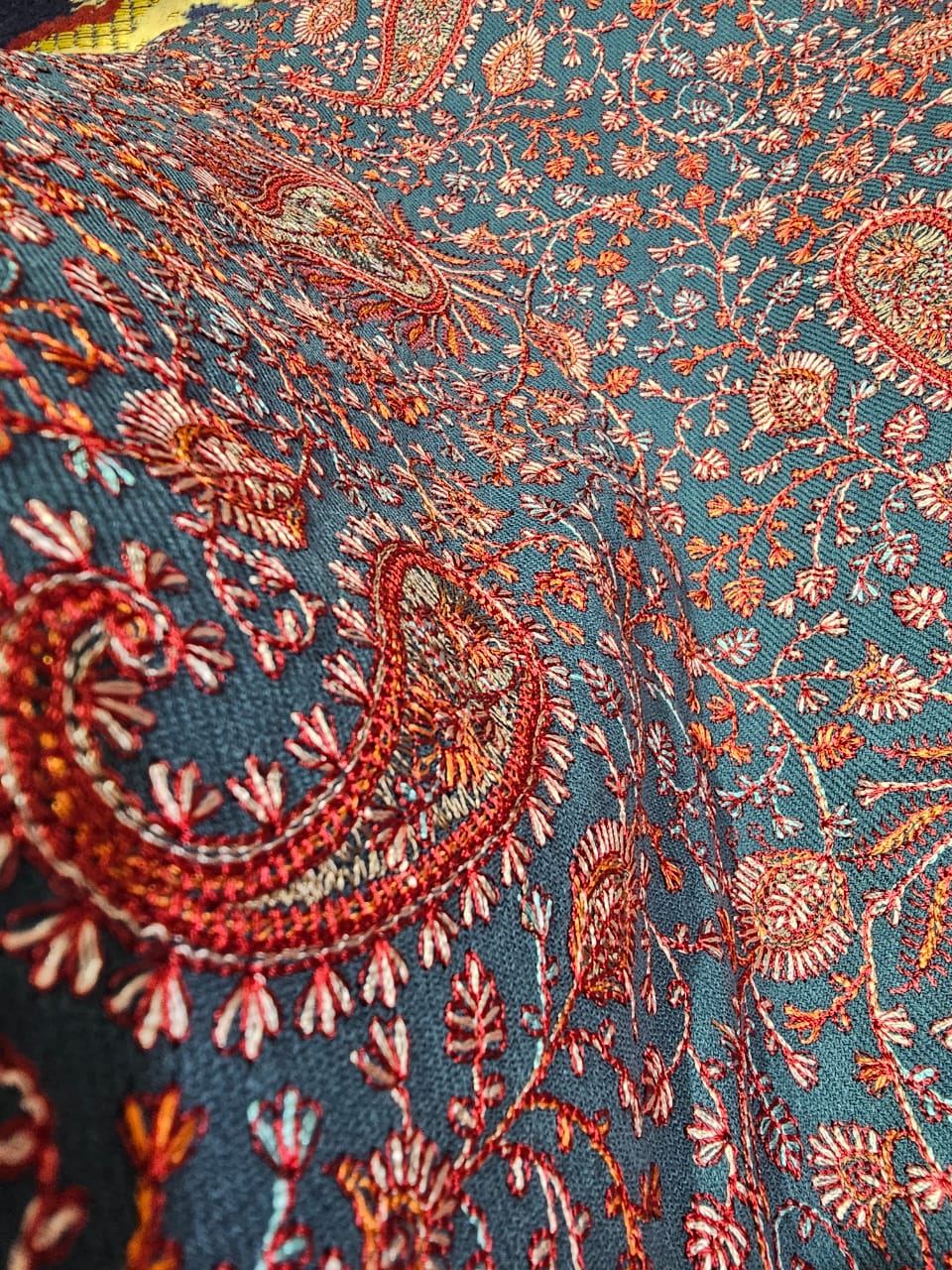 Paper machi Untitiched 3pc Pashmina suits