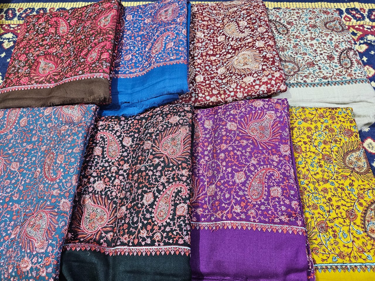 Paper machi Untitiched 3pc Pashmina suits