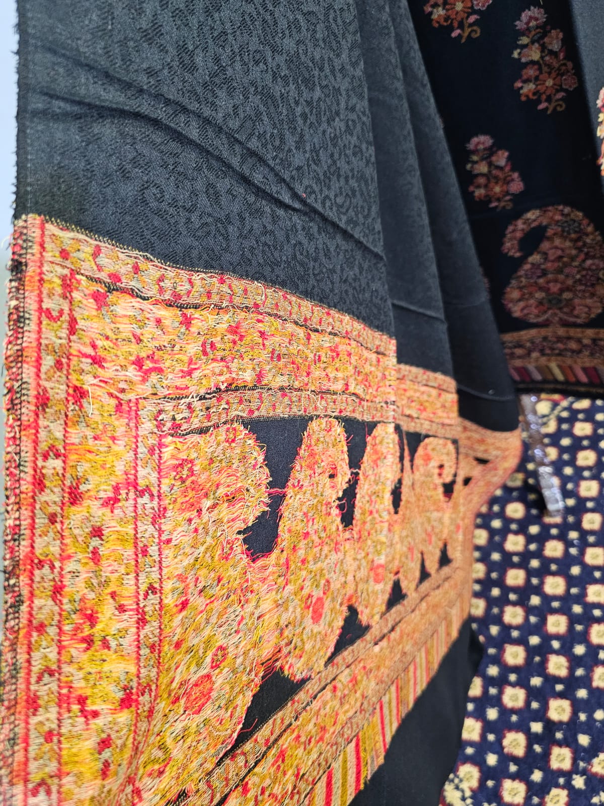 Kani Unstitched Pashmina 3pc Suit