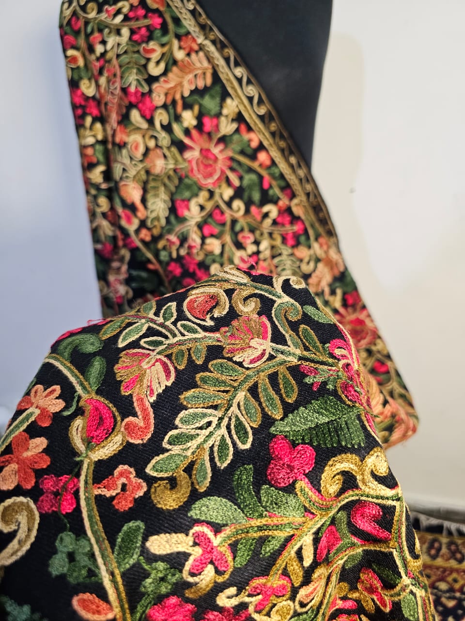Gulabkar (Aari)Big Shawl