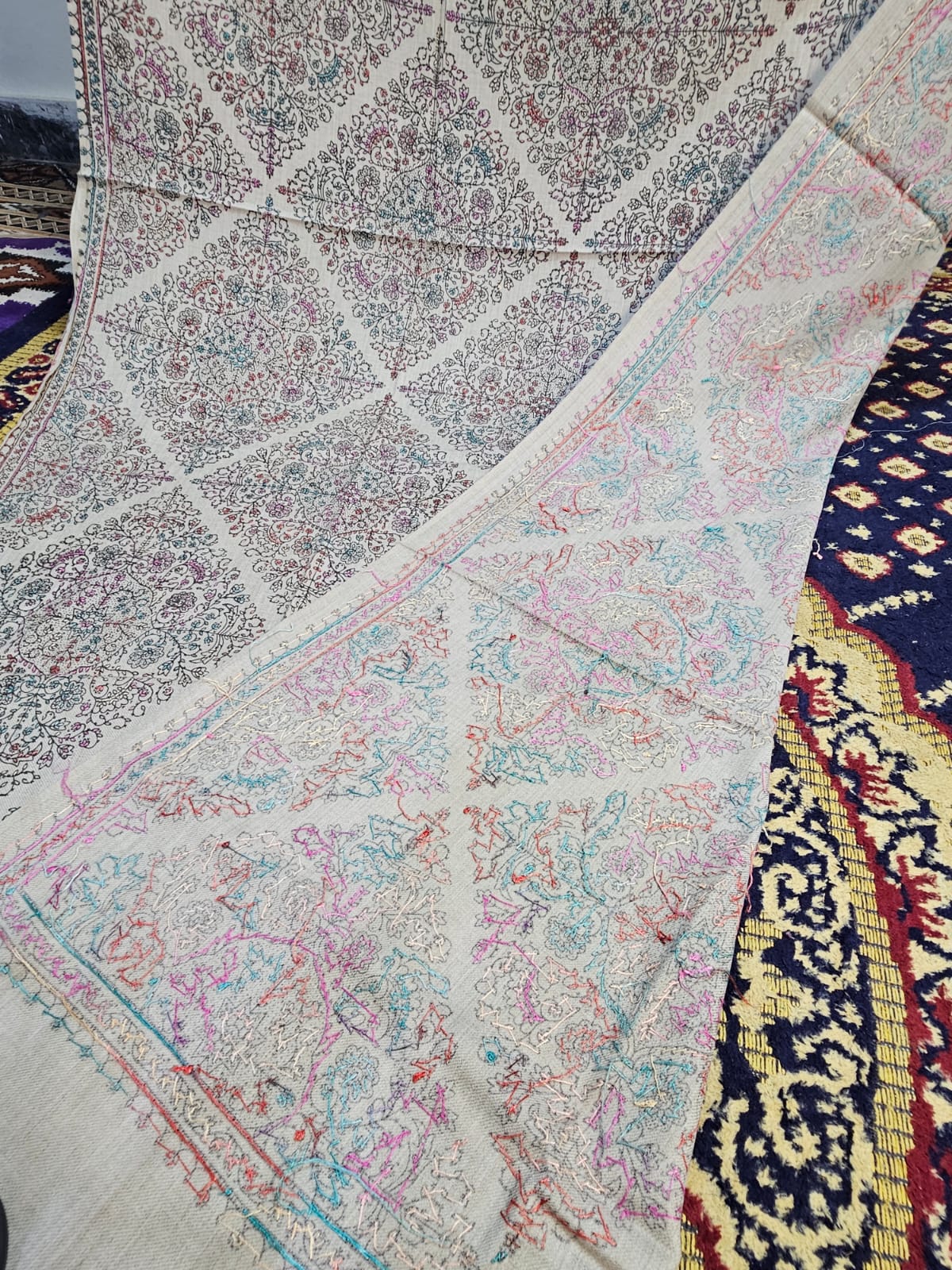 Kashmiri Hand-Made Shawl (Jaal Design)