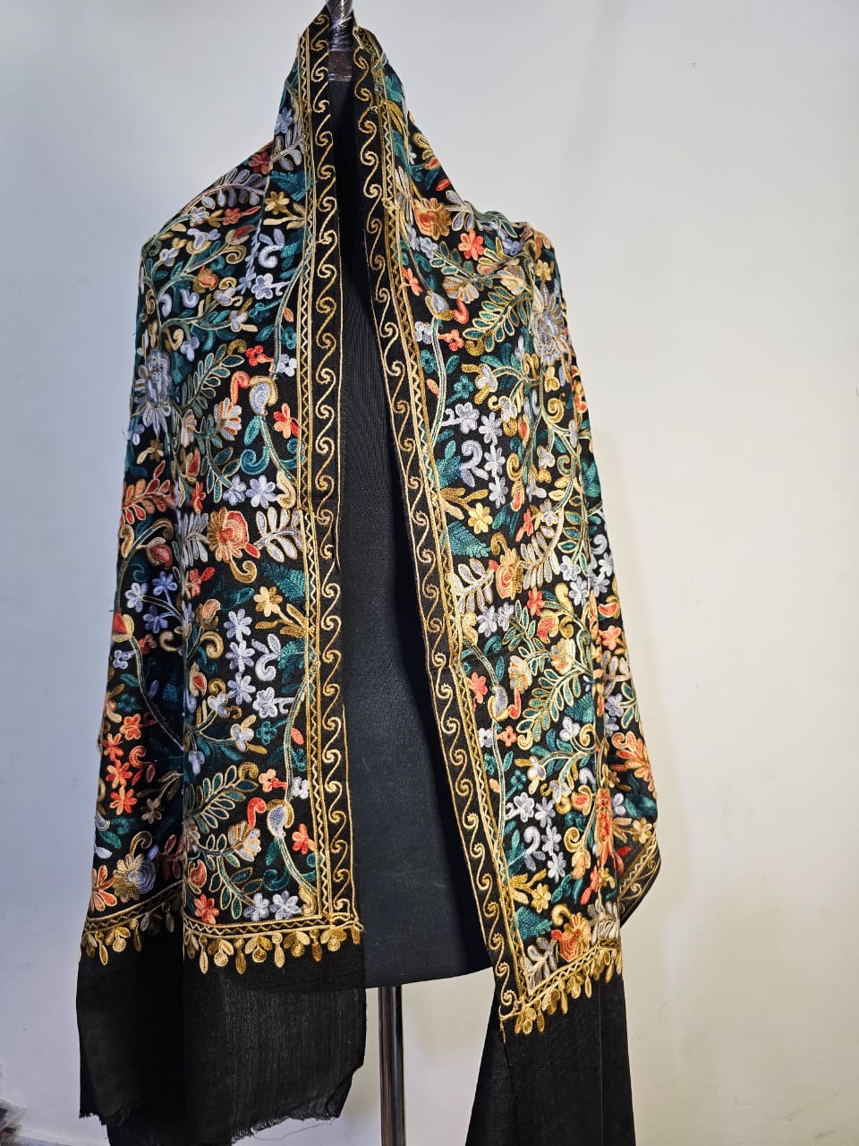 Gulabkar (Aari) Mini Shawl