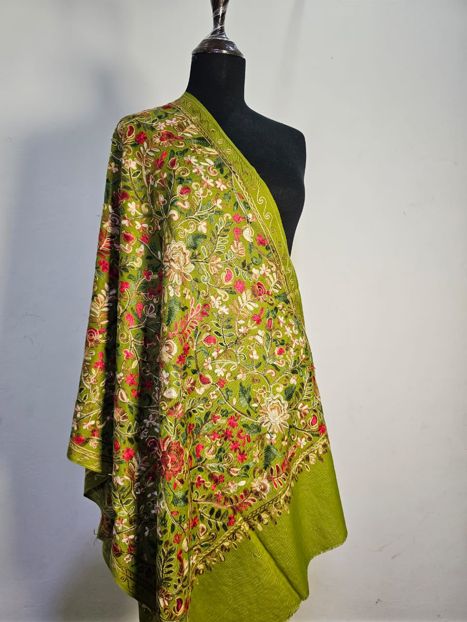 Gulabkar (Aari) Mini Shawl