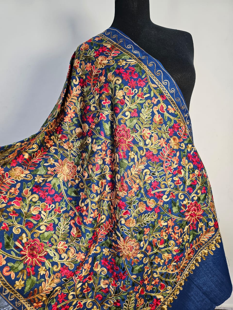 Gulabkar (Aari) Mini Shawl