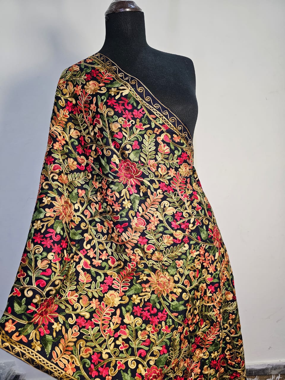 Gulabkar (Aari) Mini Shawl