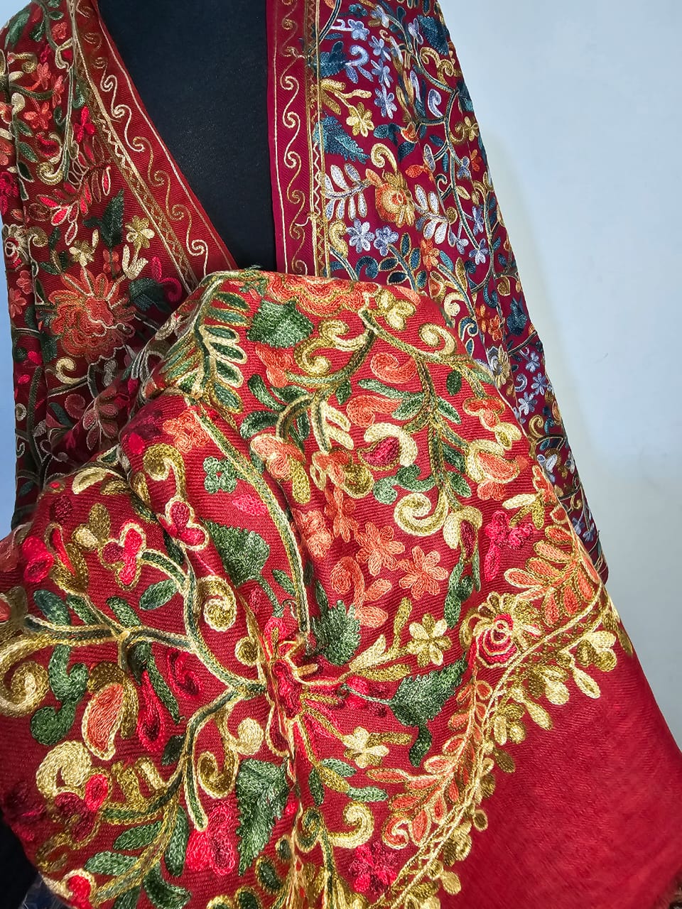 Gulabkar (Aari) Mini Shawl