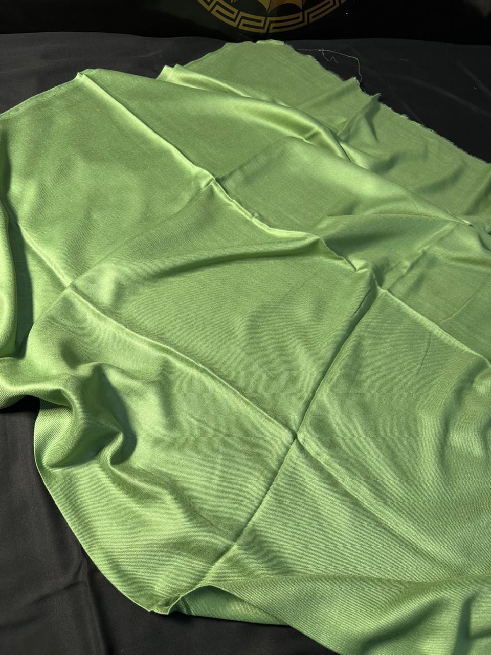 Luxury Pure Pashmina Shawl β Ultra Soft & Warm