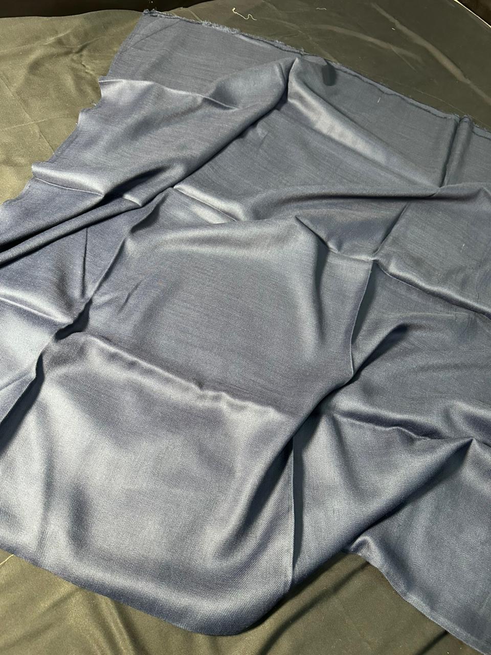 Luxury Pure Pashmina Shawl β Ultra Soft & Warm