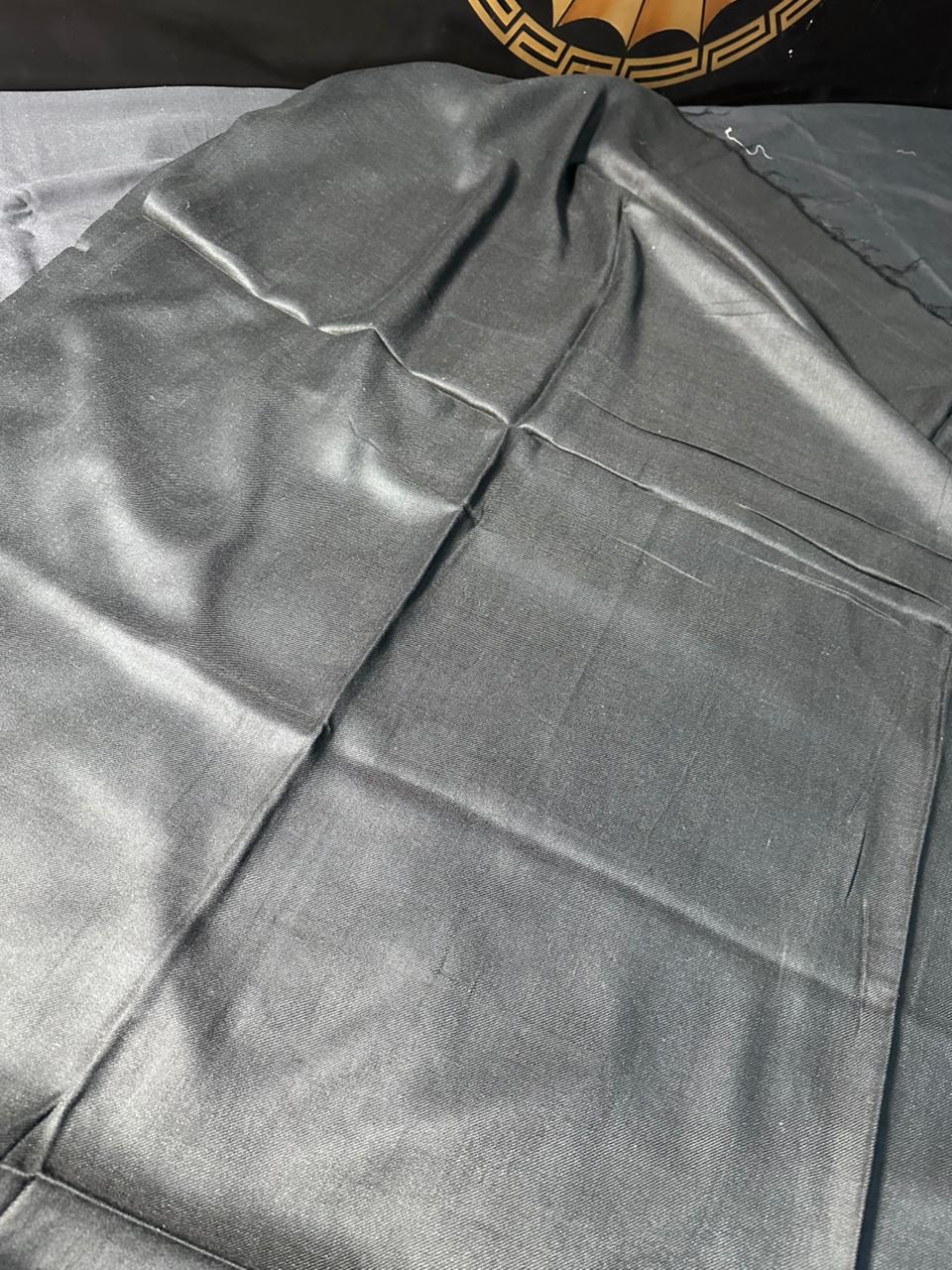 Luxury Pure Pashmina Shawl β Ultra Soft & Warm