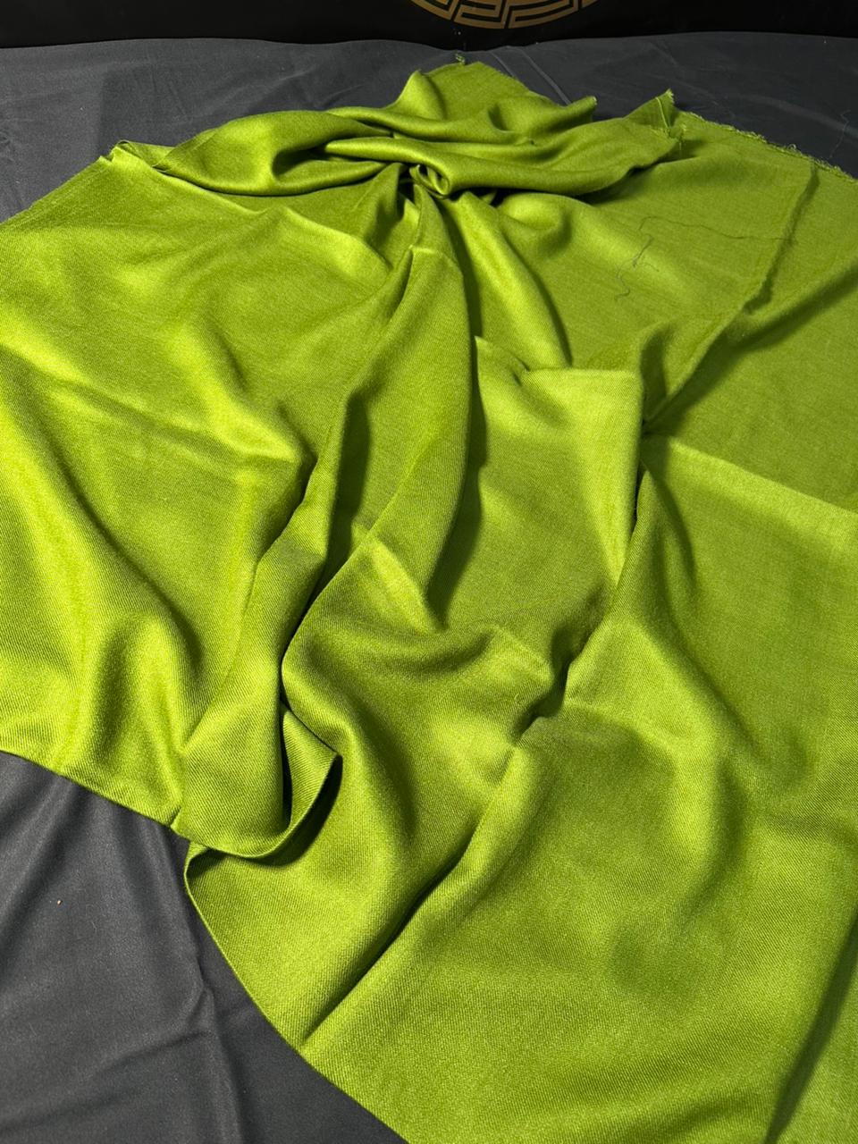 Luxury Pure Pashmina Shawl β Ultra Soft & Warm