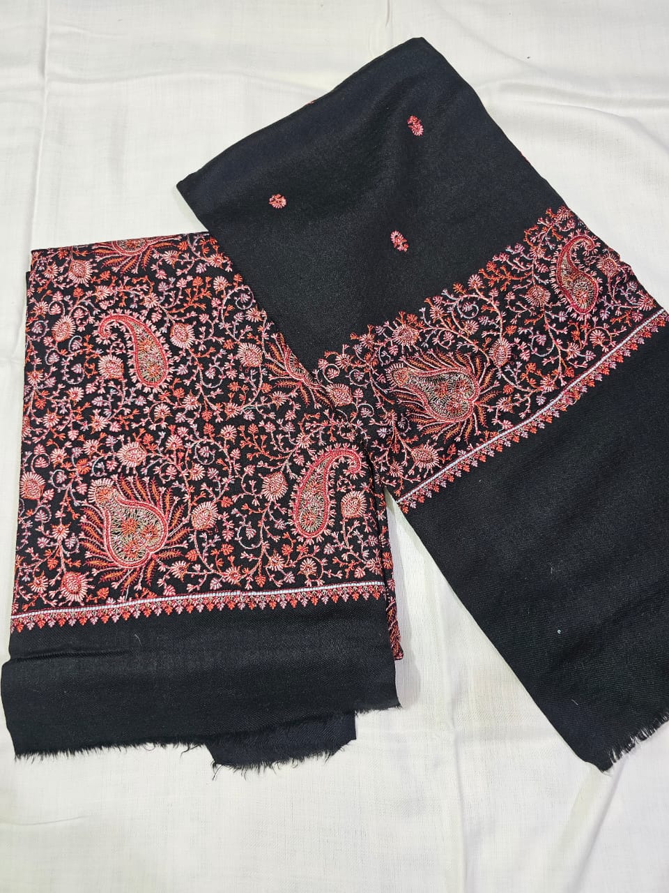 Paper machi Untitiched 3pc Pashmina suits