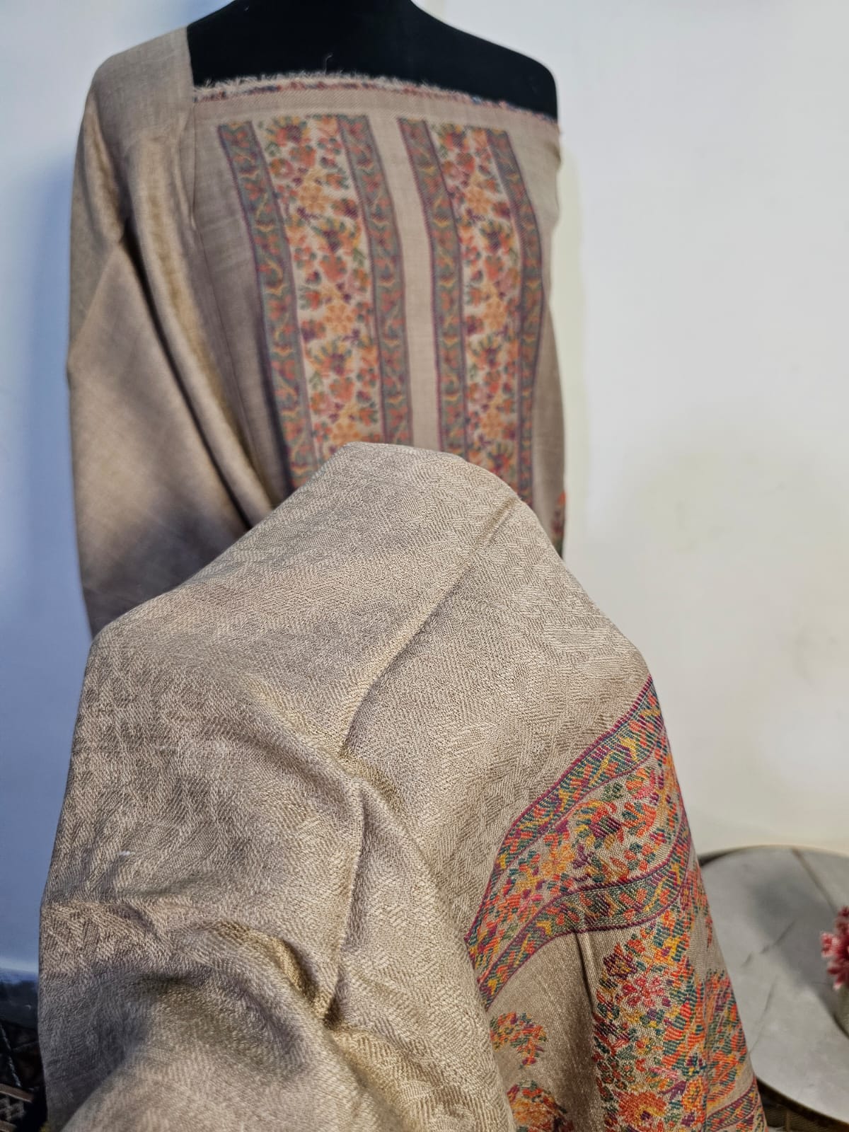 Kani Unstitched Pashmina 3pc Suit