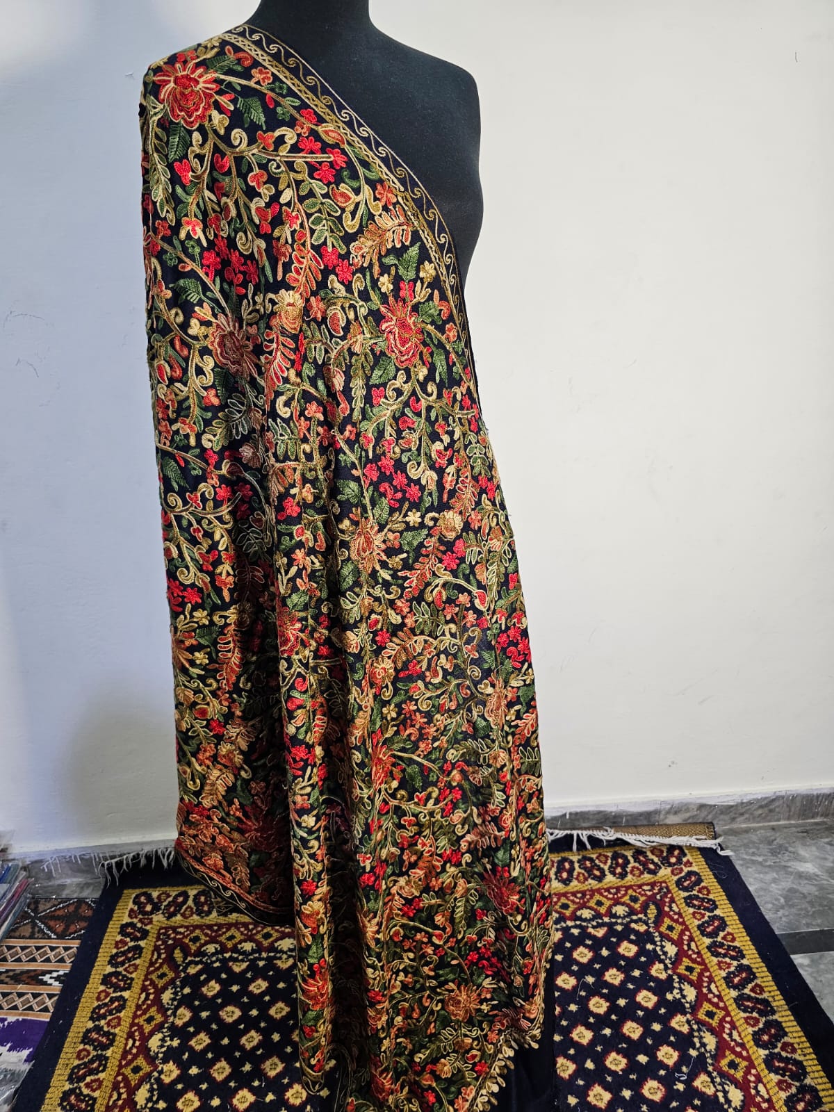 Gulabkar (Aari)Big Shawl