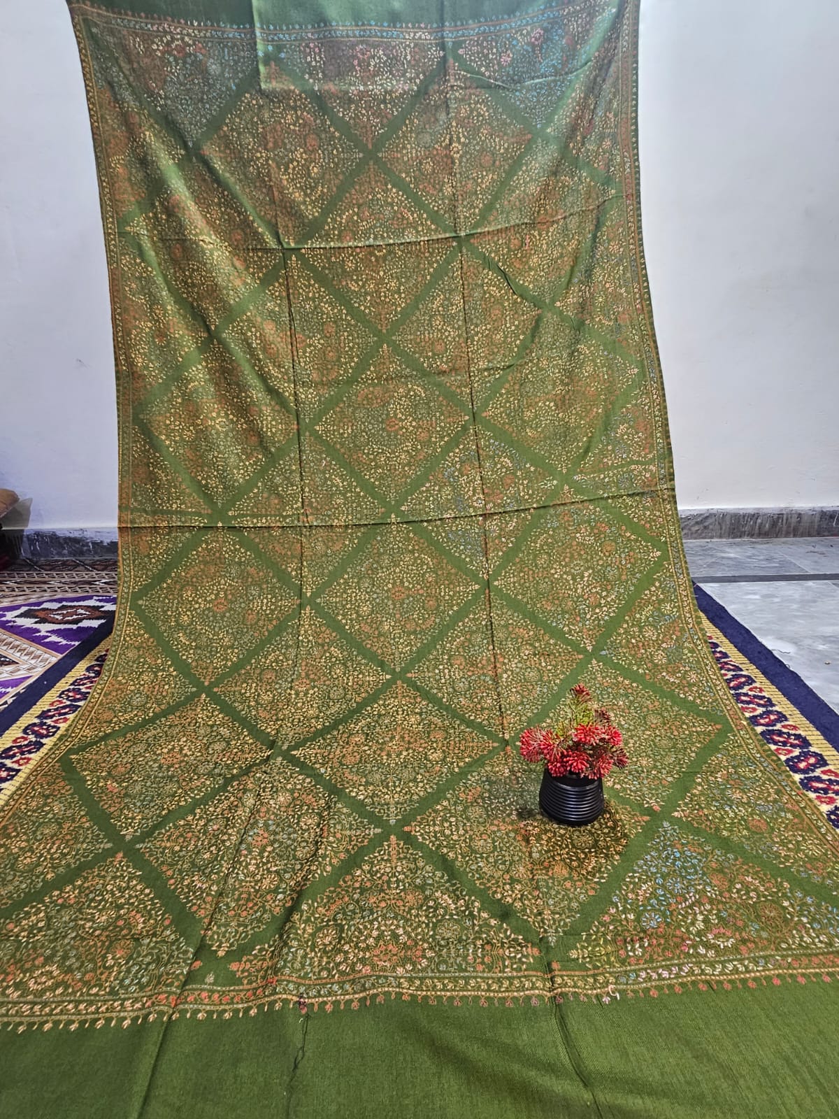 Kashmiri Hand-Made Shawl (Jaal Design)