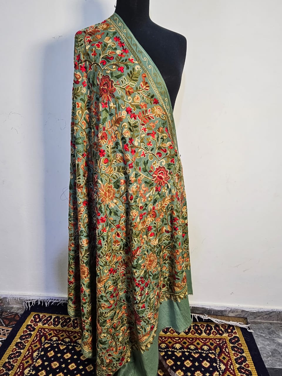 Gulabkar (Aari)Big Shawl