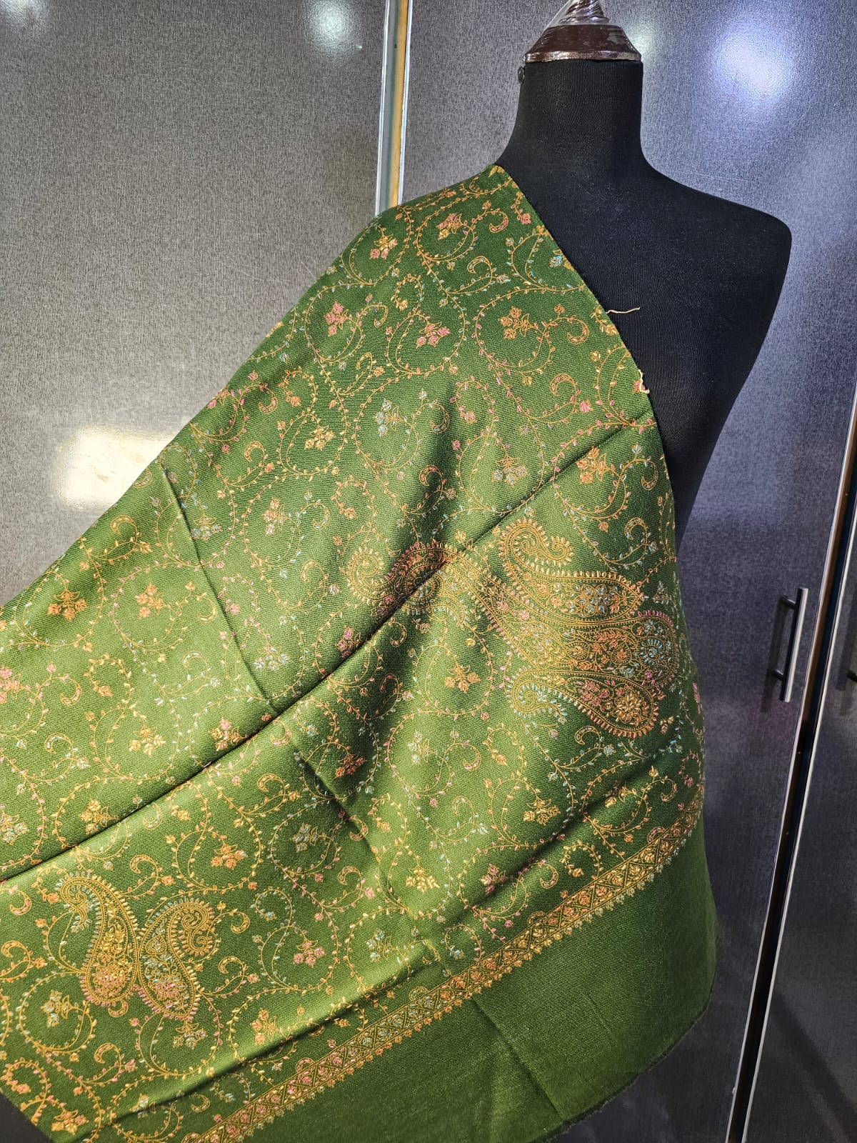 Kashmiri hand-made mini/half shawl
