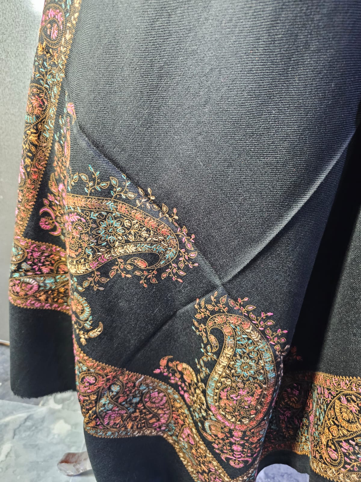 Kashmiri Hand-Made Mini/Half Shawl