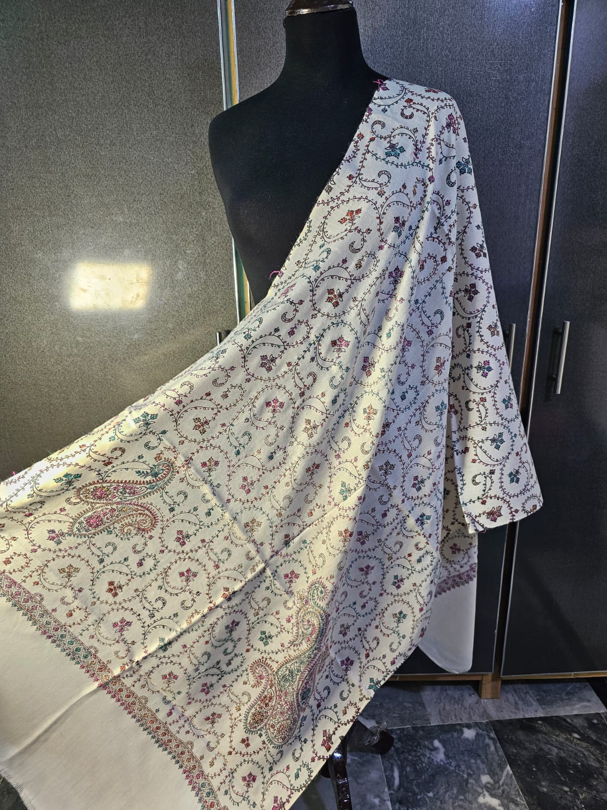 Kashmiri hand-made mini/half shawl